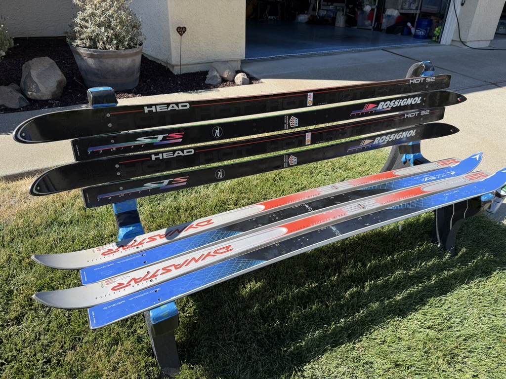 Backed ski bench